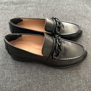 Cole Haan - Women - Loafers - Size 7 -  Black leather with chain